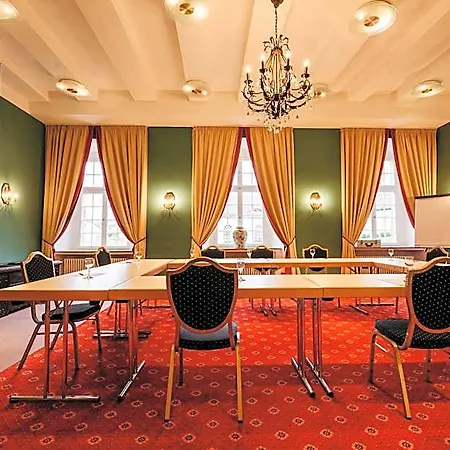 Schloss 4*